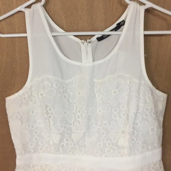 White dress - Picture 3 of 6